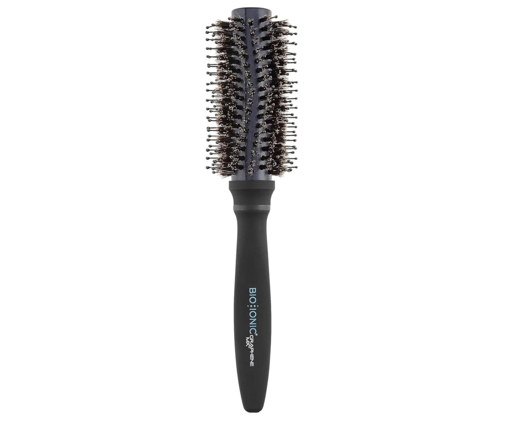 E-shop Guľatá kefa na vlasy s diviačími a nylonovými štetinami Bio Ionic GrapheneMX(TM) Boar Styling Brush - 25 mm + darček zadarmo