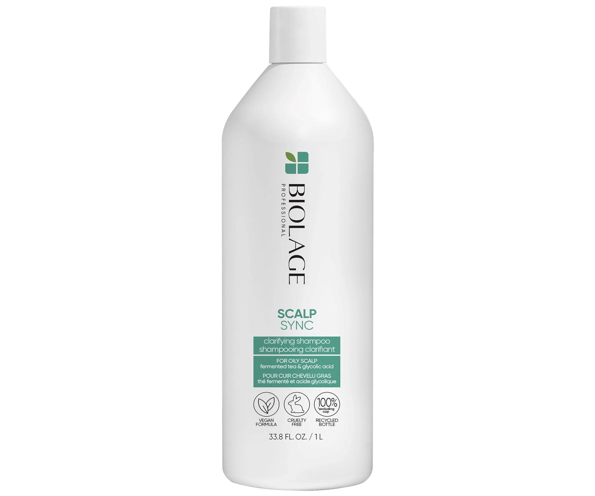 E-shop Čistiaci šampón pre mastnú pokožku hlavy Biolage Scalp Sync Clarifying Shampoo - 1000 ml + darček zadarmo