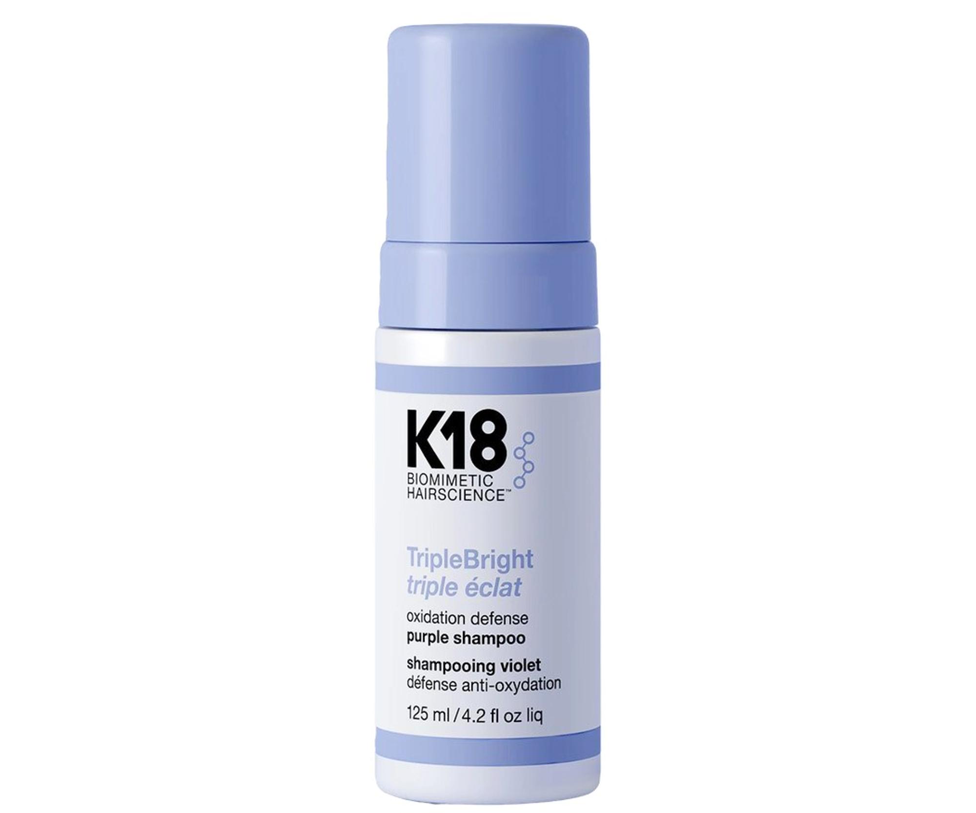 Penový fialový šampón pre blond a zosvetlené vlasy s trojitým účinkom K18 TripleBright Purple Shampoo - 125 ml + darček zadarmo