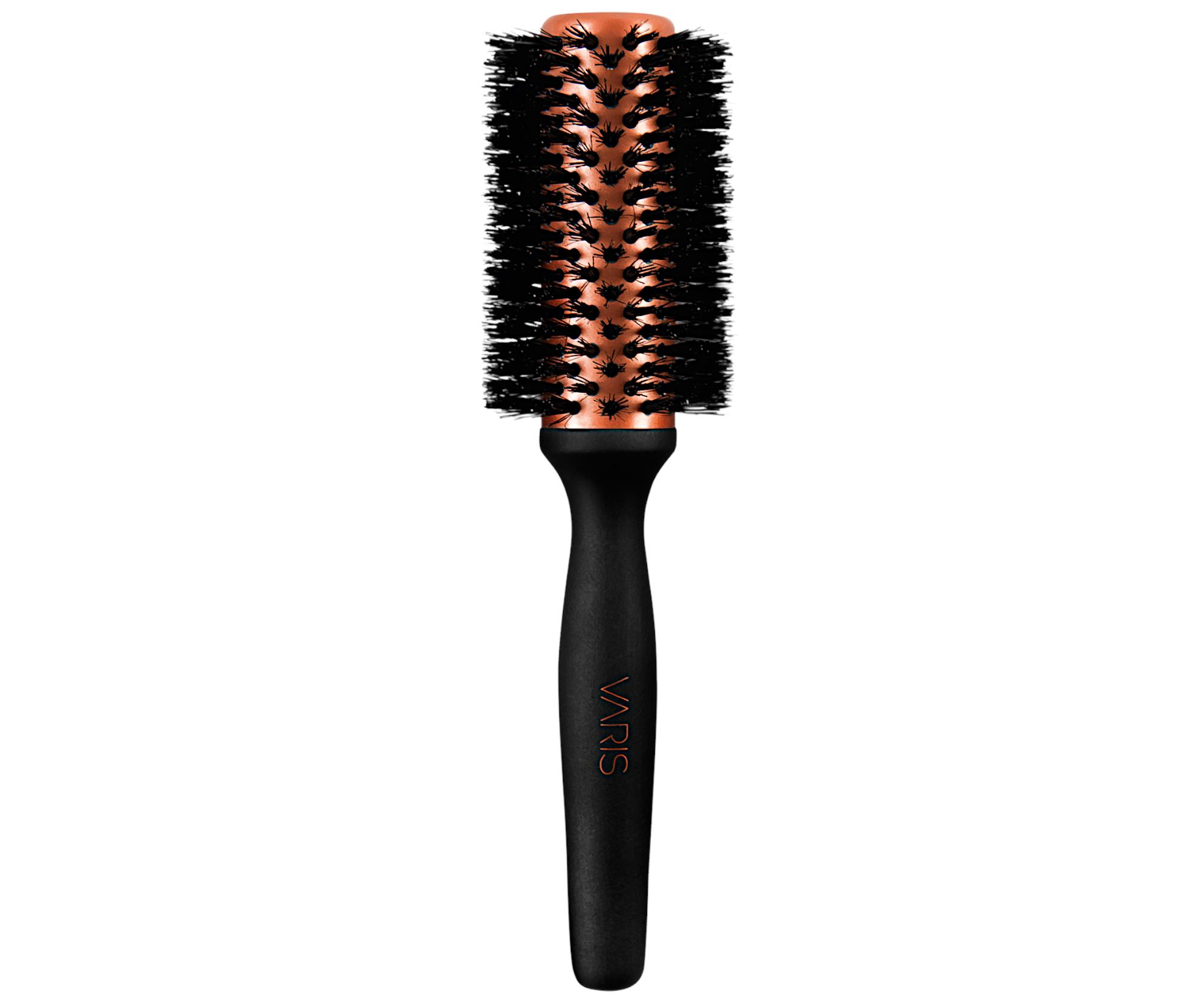 E-shop Drevená okrúhla fúkacia kefa s diviačími a nylonovými štetinami Varis Boar Brush Medium - 33 mm + darček zadarmo