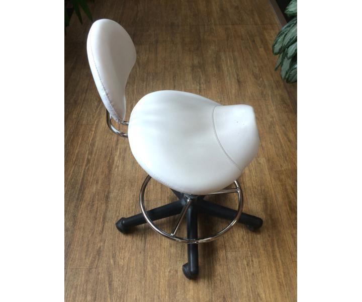 Pedik�rska stoli�ka s opierkou, biela - baz�r