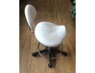 Pedik�rska stoli�ka s opierkou, biela - baz�r