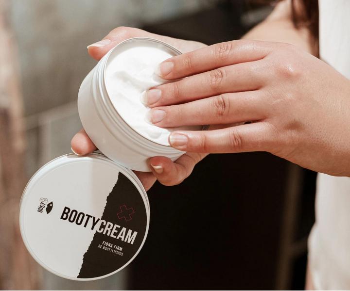 Spev�uj�ci kr�m na zadok a stehn� BusyB Booty Cream Fiona Firm - 135 ml