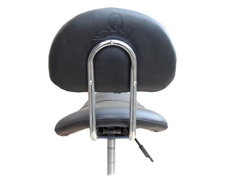 Taburet Detail T2, ierny - II. akos - odrenie koenky a kontrukcie na spodnej strane