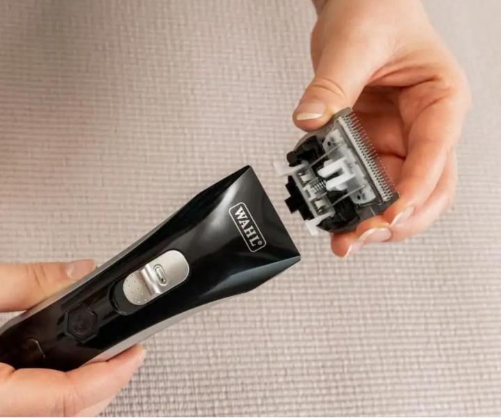 Profesion�lny stroj�ek na zvieraciu srs� Wahl Professional Smart Clip 3028588 - �ierny