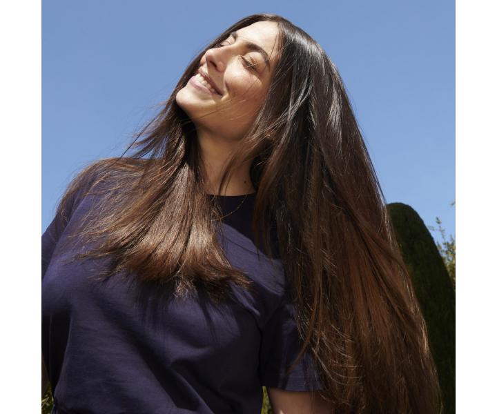 Hydrata�n� maska na mastn� vlasy Garnier Botanic Therapy Hair Remedy Magnetic Charcoal - 340 ml