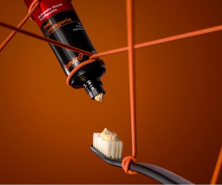 Zubn pasta s prchuou ervenho pomarana Beviro Naturally Good Toothpaste Red Orangerie - 80 ml