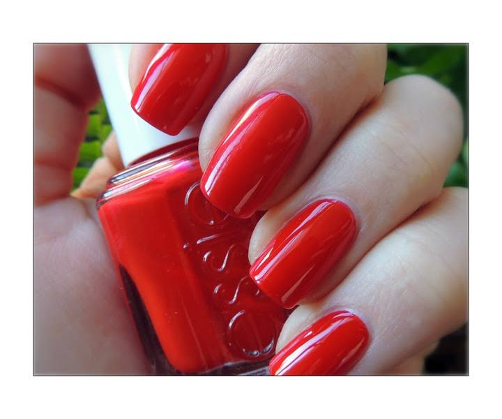 Essie Lak na nechty 13,5 ml, 182 Russian Roulette - �erven�