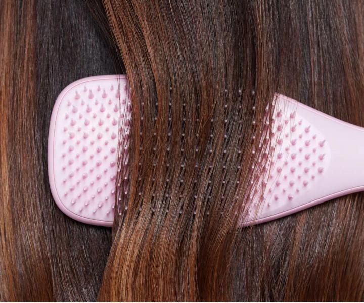 Kefa na roz�es�vanie vlasov Tangle Teezer The Ultimate Detangler Midnight Black - p�drovo fialov�