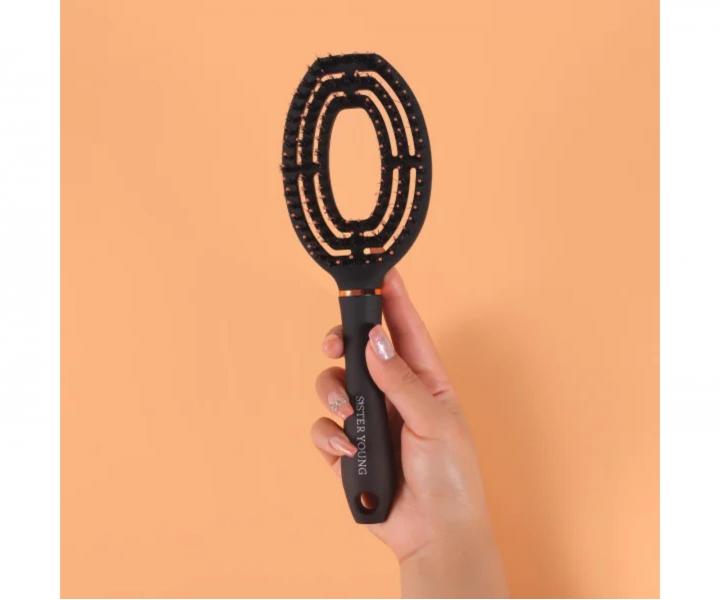 Kefa na roz�es�vanie a f�kanie vlasov s divia��mi a nylonov�mi �tetinami Sister Young Coco Hair Brush - �ierna