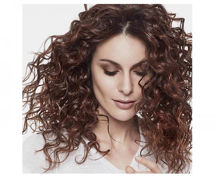 Sprej pre defin�ciu ku�erav�ch a vlnit�ch vlasov Lor�al Paris New Ista Styl The Curl Tonic - 200 ml