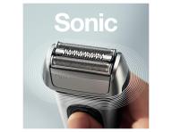 Planetov holiaci strojek s nabjacou a istiacou stanicou Braun Series 8 8467cc - strieborn