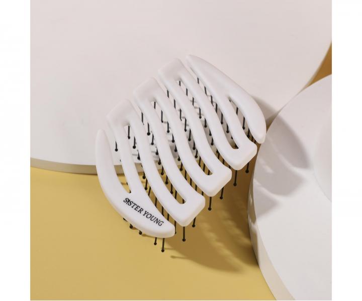 Kefa na vlasy s nylonov�mi �tetinami Sister Young Mila Pocket Hair Brush - biela