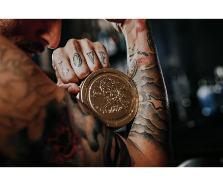 Vlknit pomda na vlasy so silnou fixciou a leskom Barbertime Spider Pomade Keratin - 150 ml