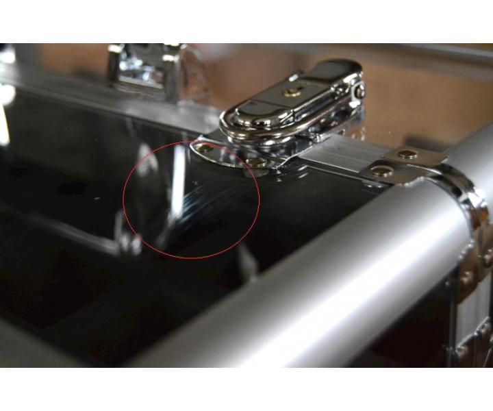 Kozmetick kufrk na potreby na nechty so zsuvkou - II. akos