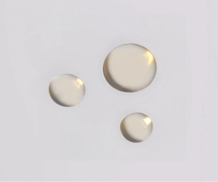 Rozjas�uj�ci a zjem�uj�ci olej pre vlnit� a ku�erav� vlasy Yellow Professional Curls Curly Oil - 3 ml (bonus)