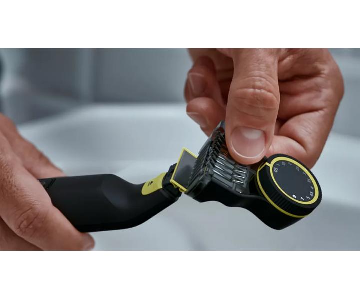 Holiaci strojek Philips OneBlade Pro QP6530/15 - ierny