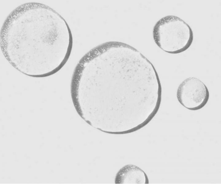 Termoochrann� uhladzuj�ce s�rum pre v�etky typy vlasov Paul Mitchell Smooth Super Skinny Serum - 150 ml