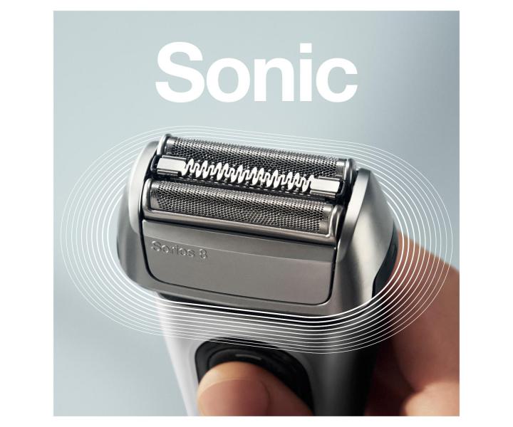 Planetov holiaci strojek s nabjacou a istiacou stanicou Braun Series 8 8467cc - strieborn