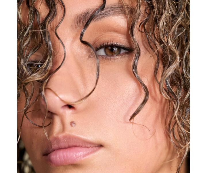 Bezoplachov� regenera�n� balzam na posilnenie po�koden�ch a farben�ch vlasov Neqi Build Boost Leave-In Balm - 75 ml