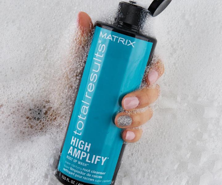 Hbkovo istiaci ampn pre objem vlasov Matrix High Amplify Root Up Wash - 400 ml
