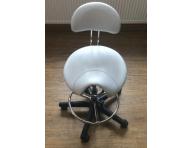 Pedik�rska stoli�ka s opierkou, biela - baz�r