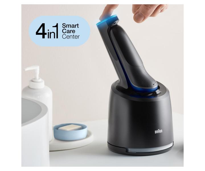 Plan�etov� holiaci stroj�ek s nab�jacou a �istiacou stanicou Braun Series 6 61-B7500cc - modr�