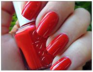 Essie Lak na nechty 13,5 ml, 182 Russian Roulette - �erven�