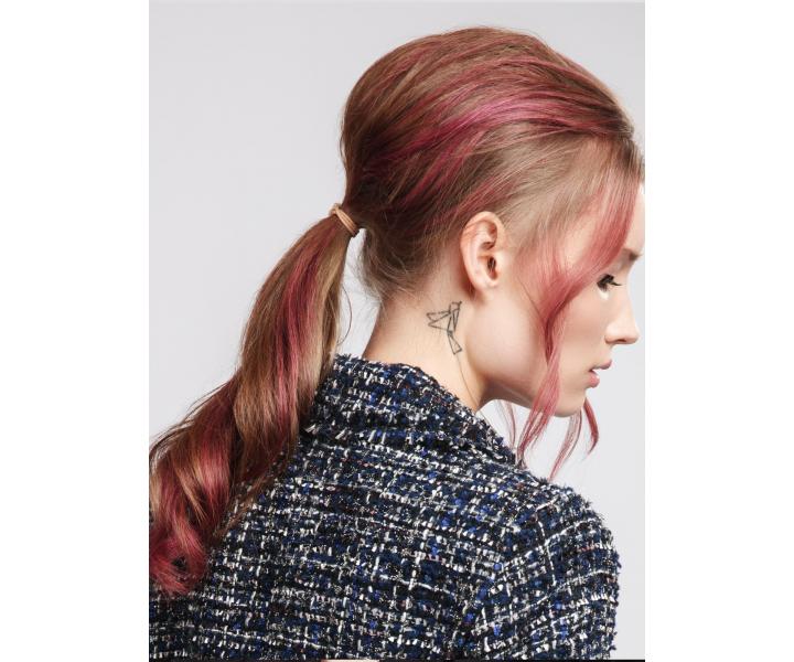 Jednod�ov� make-up na vlasy Lor�al Colorful Hair Flash - 60 ml, Midnight fuchsia - ru�ov�