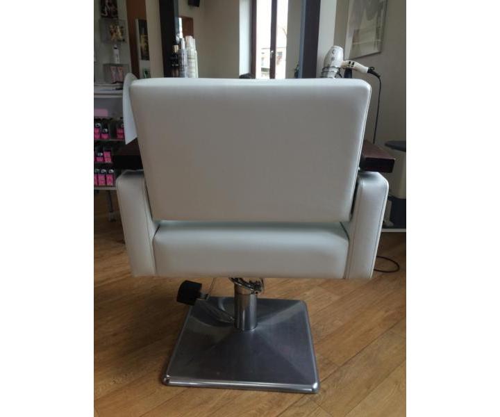 Kadern�cke kreslo Fox Manhattan - dreven� podr��ky, baz�r