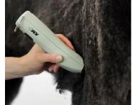 Profesion�lny stroj�ek na zvieraciu srs� Wahl Professional KMC+ Cord/Cordless Clipper - mentolovo zelen�