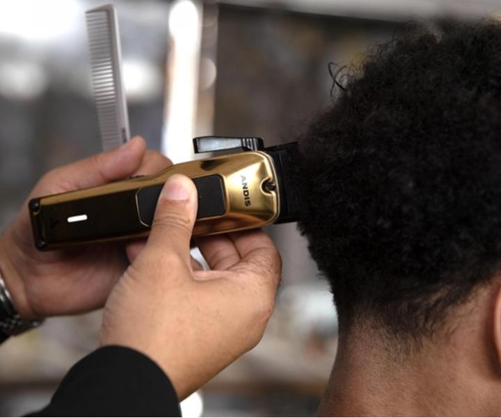 Profesion�lny stroj�ek na vlasy s vymenite�n�m krytom Andis Phenom Clipper 562118 - �ierny/zlat�