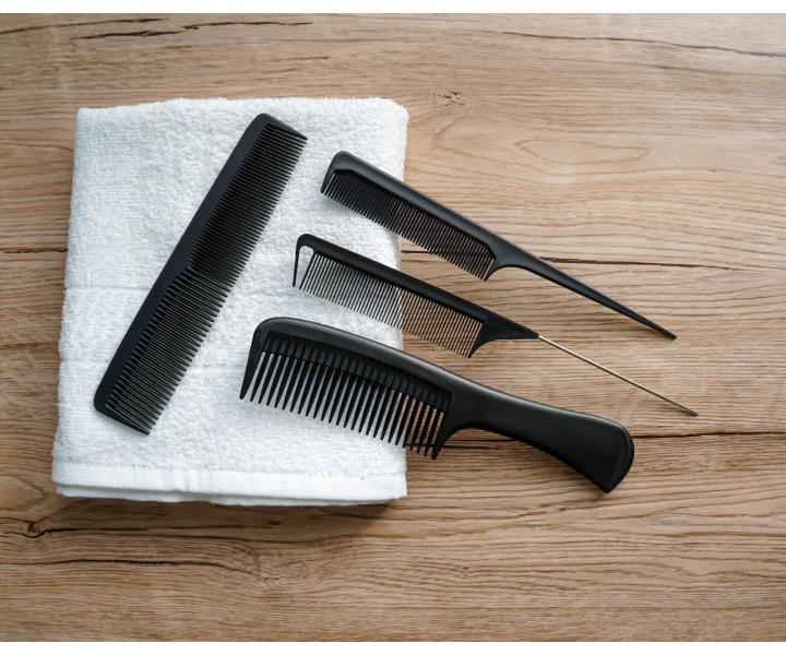 Tup�rovac� hrebe� s kovov�m hrotom Detail - Hair style Metal Tail Comb - 24,5 cm, �ierny