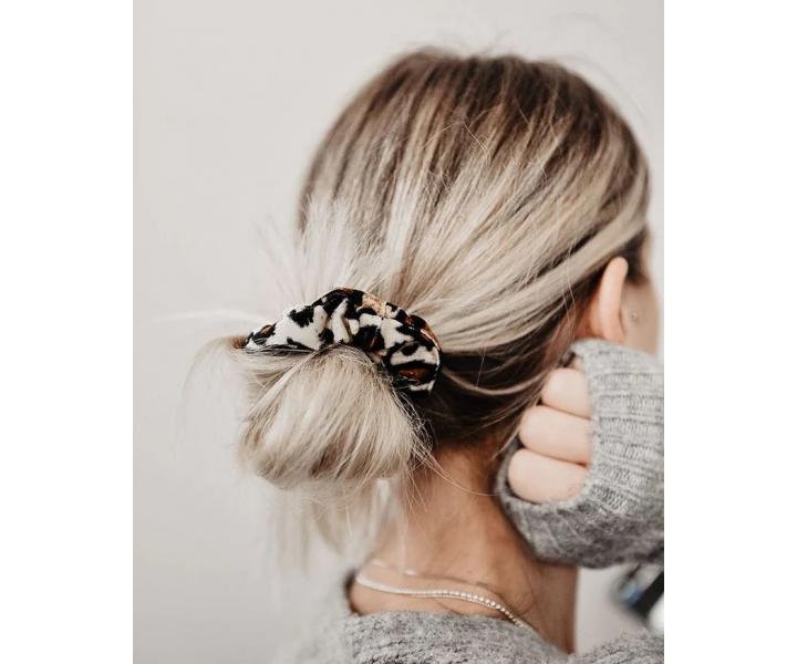Ozdobn� �pir�lov� gumi�ka Invisibobble Sprunchie Purrfection - leopard� vzor