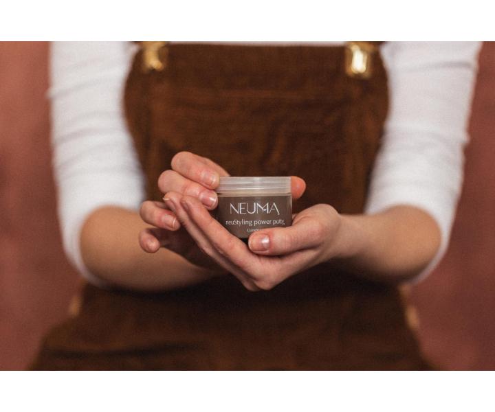 Flexibiln stylingov pasta so silnou fixciou Neuma neuStyling Power Putty - 30 g