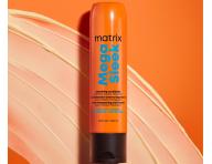 Uhladzuj�ci starostlivos� pre nepoddajn� vlasy Matrix Mega Sleek Smoothing Conditioner - 300 ml
